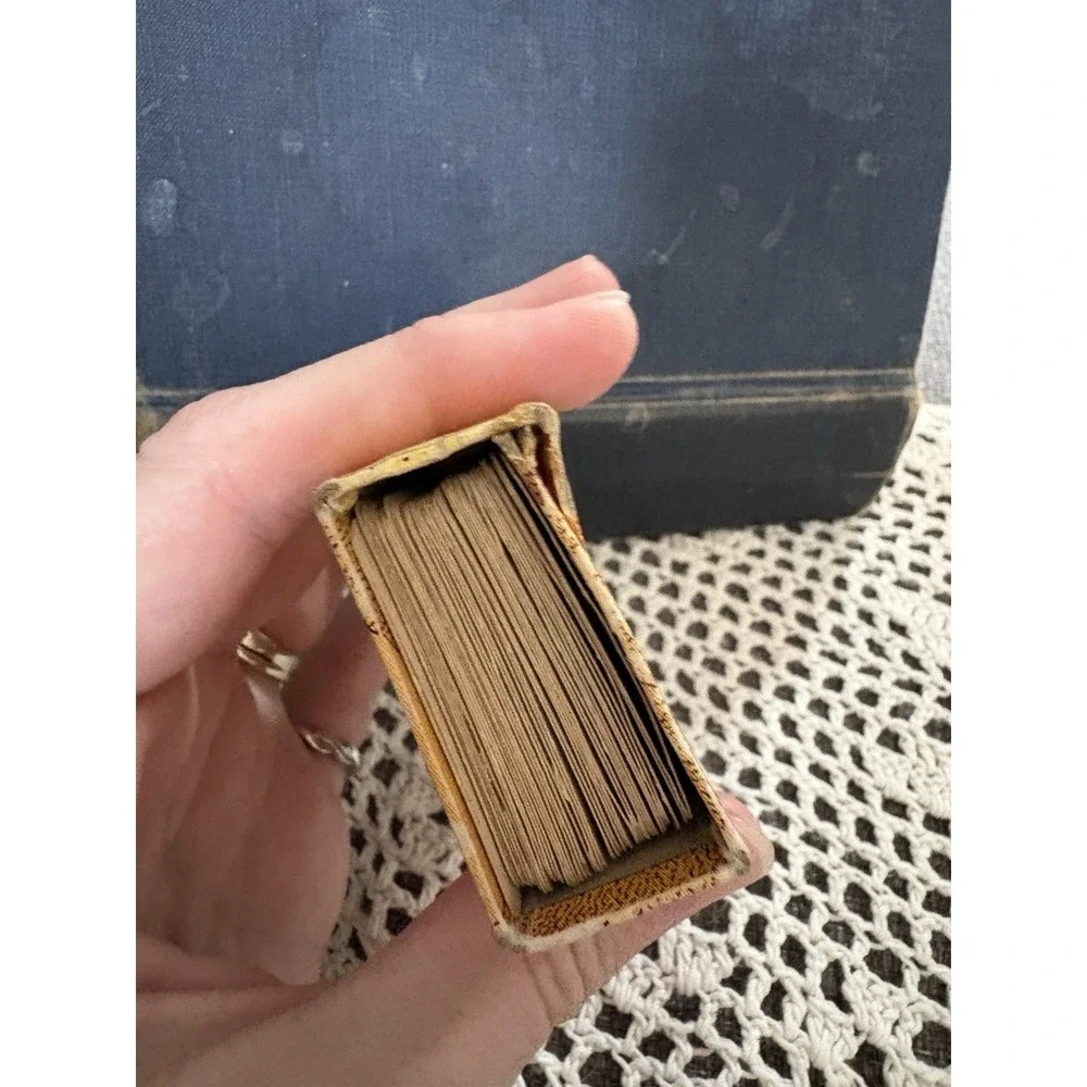 Library Games Russell Authors 48 Cards Complete Vintage Collectors Gift No Instr